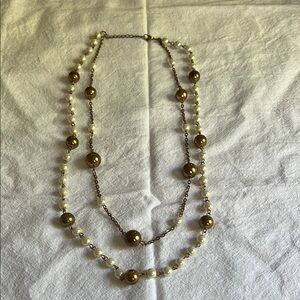 Elegant Gold and Pearl Necklace